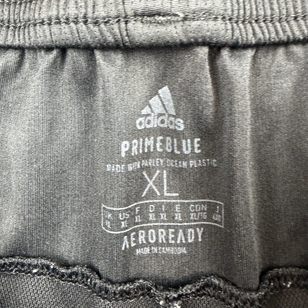 Adidas Athletic Shorts Men's XL Black Primeblue Aeroready 3-Stripe Zip Pockets